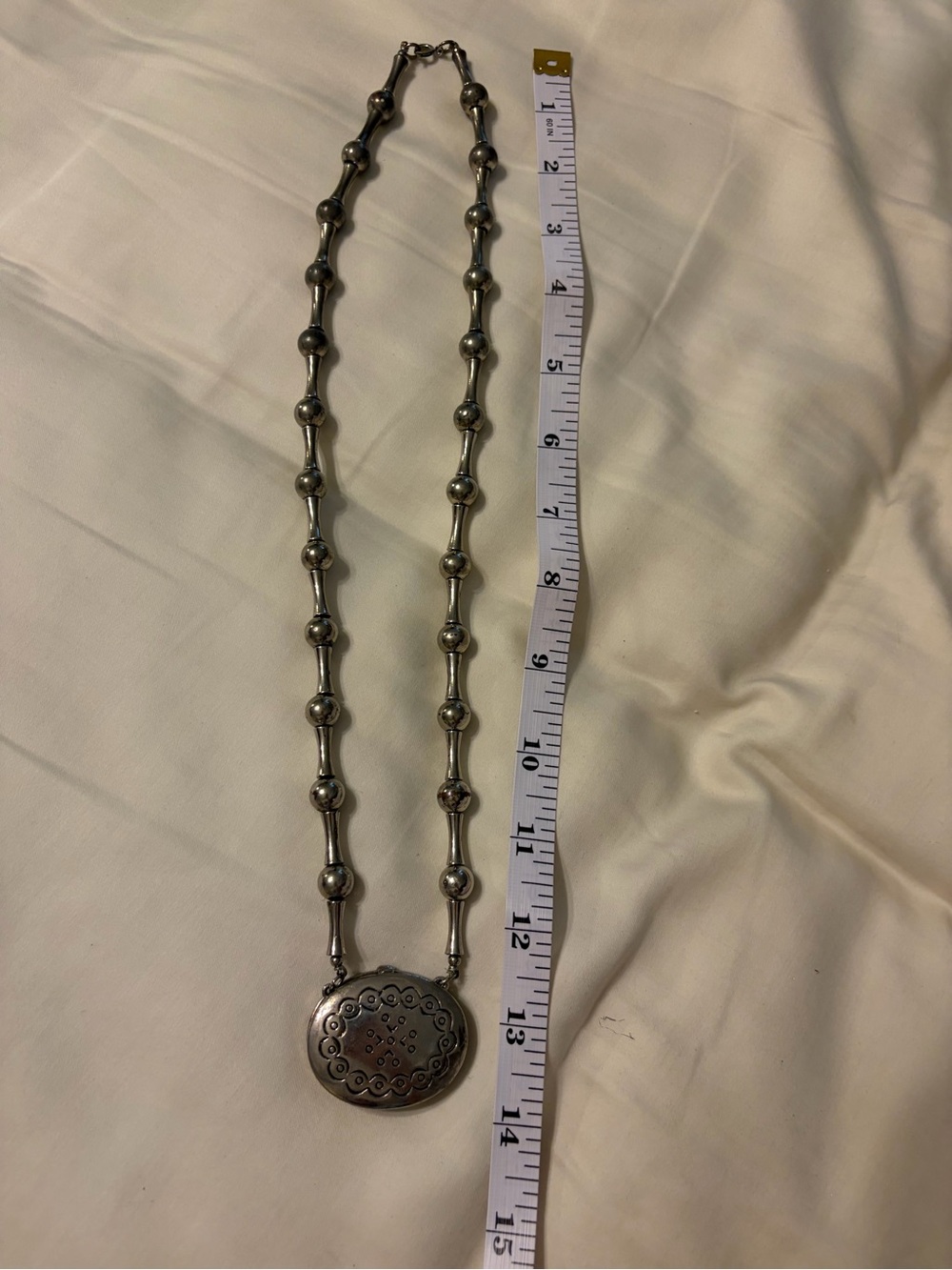 Vintage Style Silver-Tone Beaded Pendant Necklace locket EUC